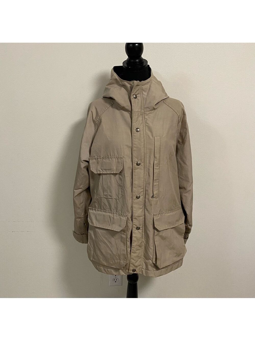 Woolrich Jacket Women’s Size Large Tan Barn Chore coat Hooded Purple Wool lining